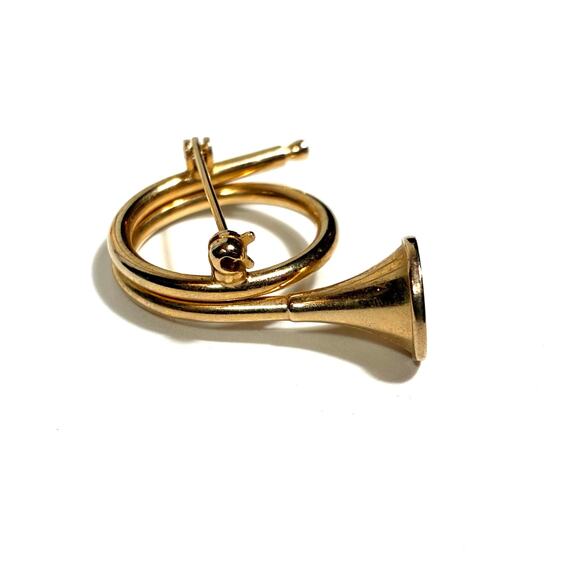 Vintage Dainty French Horn Pin Small Delicate Brooch Gold Tone Musician Band - Picture 3 of 4